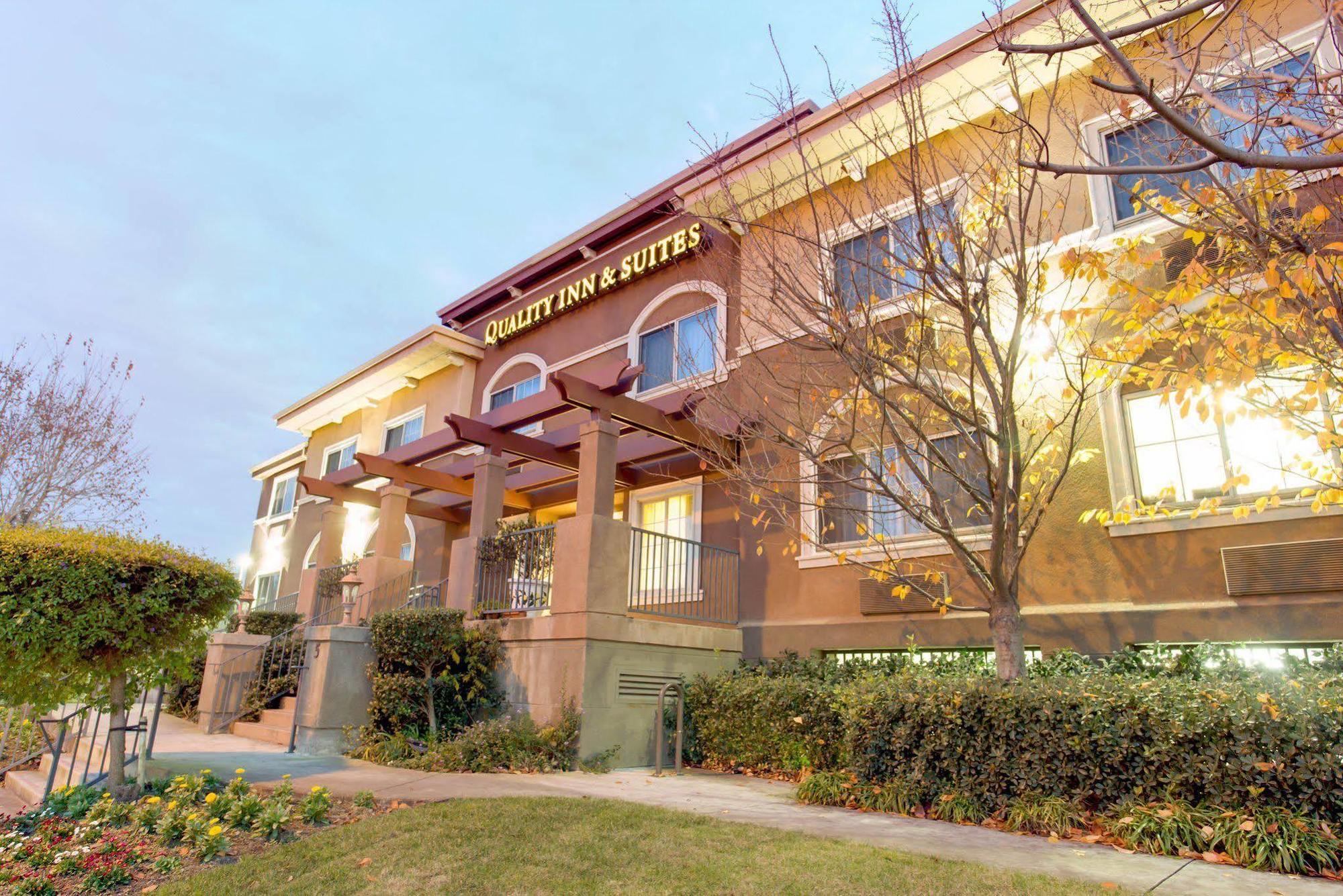 Holiday Inn Express & Suites Mountain View Silicon Valley By Ihg エクステリア 写真